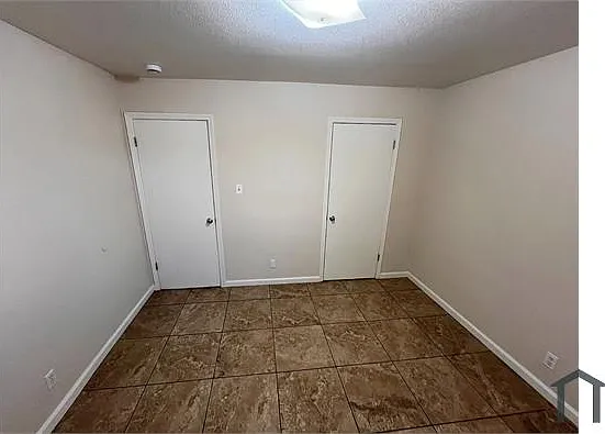 358 N Valeria St — Photo 10