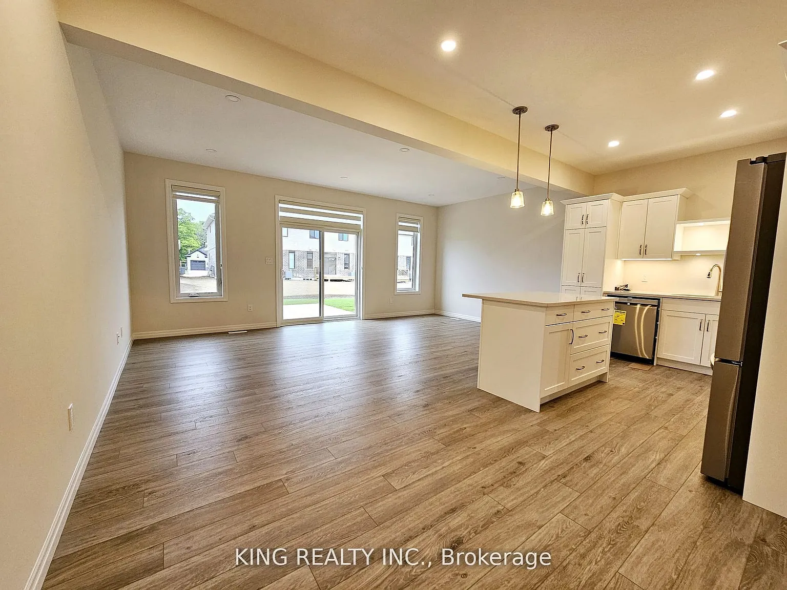 3 bed, $2,500 — Photo 3
