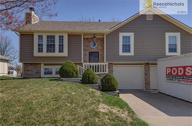 Welcome to this darling home in a lovely neighborhood in Basehor and please EXCUSE our POD!
