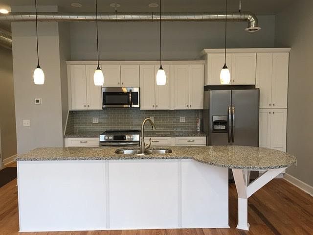1st image of 171 Main St #1