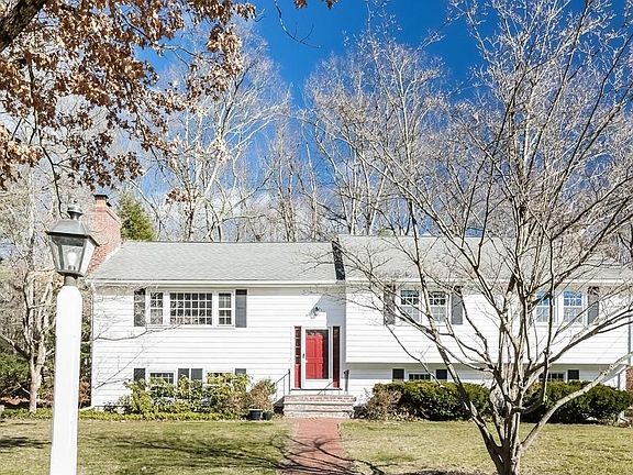 2nd image of 72 Briar Ln
