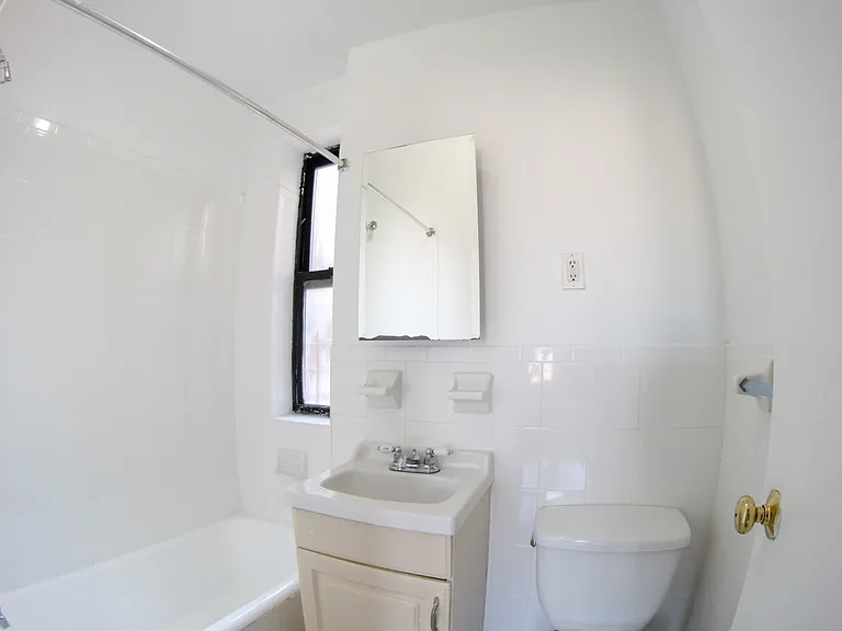 2894 Grand Concourse #5J — Photo 4