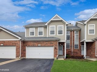 7308 Chestnut Hills Dr, Burr Ridge, IL 60527