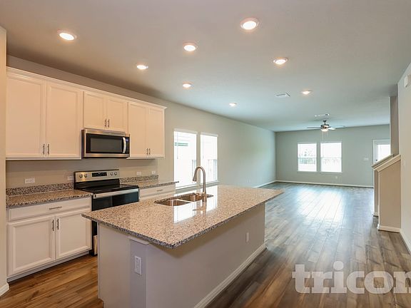 5th image of 13511 Emerson Way