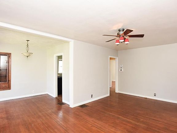 5th image of 4918 N Kingsley Dr
