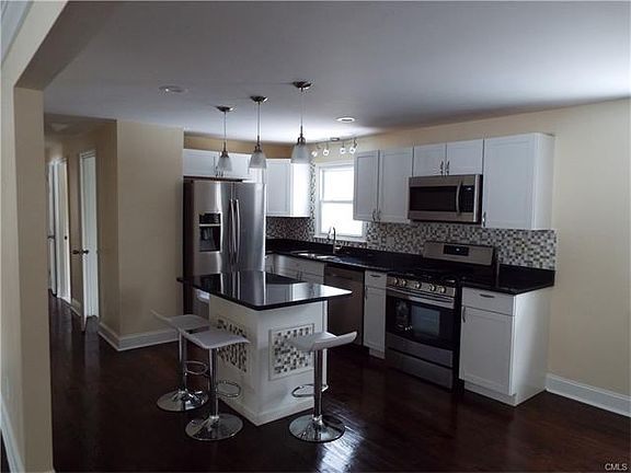 3rd image of 480 Dogwood Dr