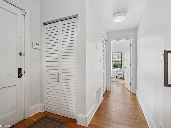 2nd image of 733 W Waveland Ave APT 1