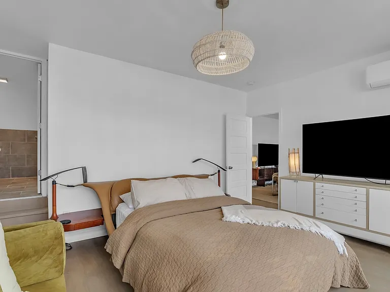261 Park Ave #3 — Photo 41