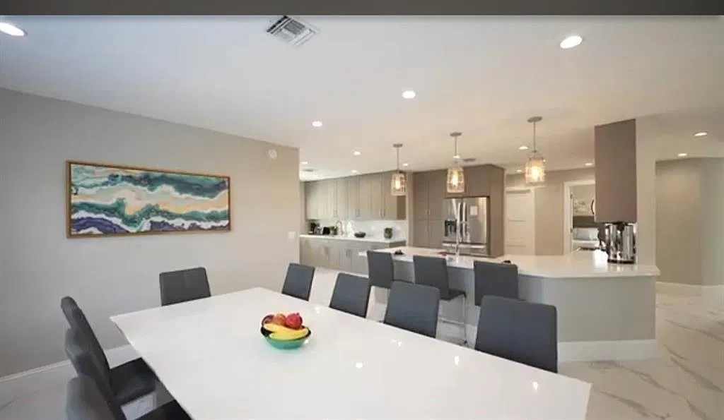 5 bed, 3.0 bath, 2644 sqft, $6,000 — Photo 2