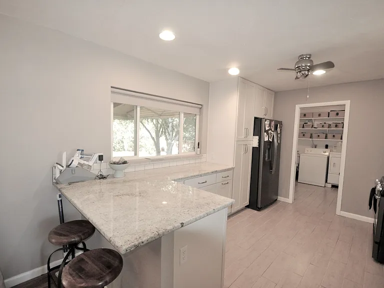 3391 S Holly St — Photo 6