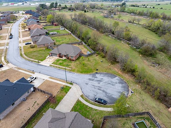 5th image of 908 Carter Ct