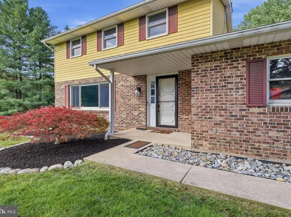 1733 Powder Mill Rd, York, PA 17403