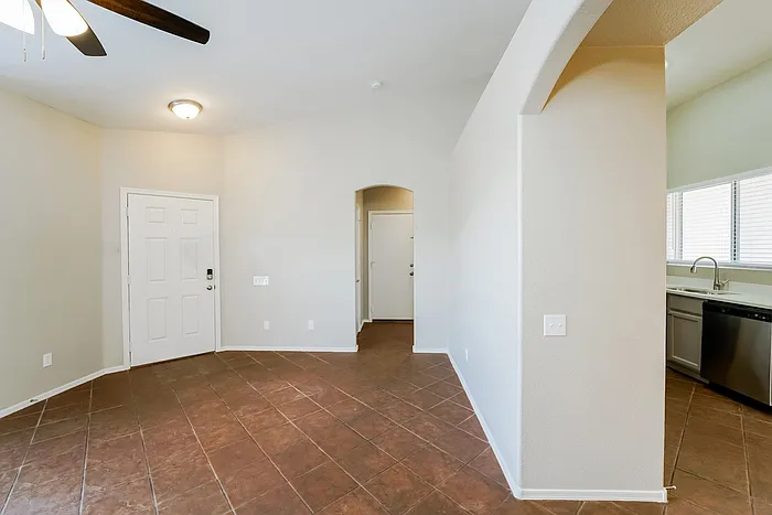 3 bed, 2.0 bath, 1202 sqft, $1,845 — Photo 4