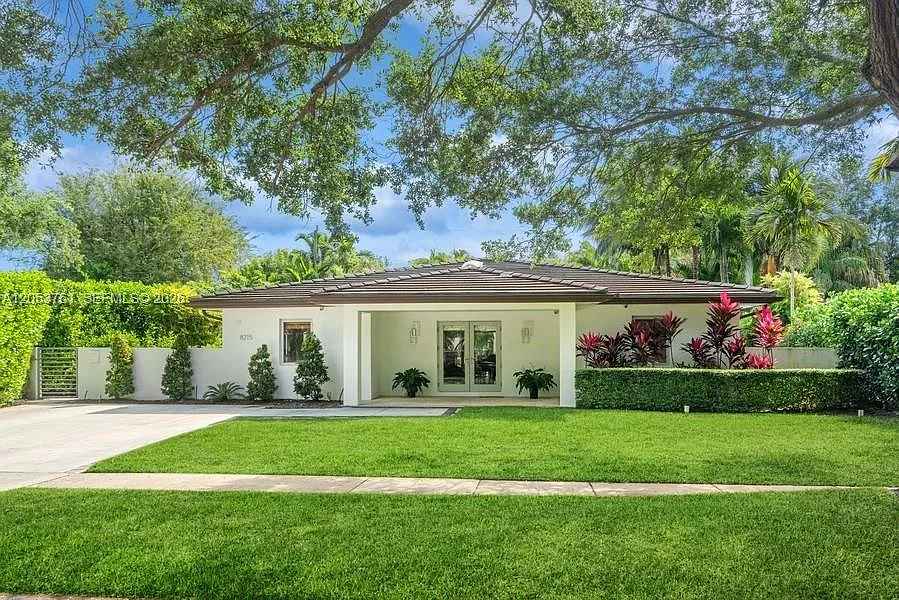 Beverly Gardens — Photo 2