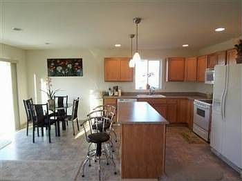 4th image of 121 Homer Pl