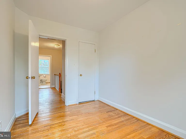 372 Old Trail Rd — Photo 16