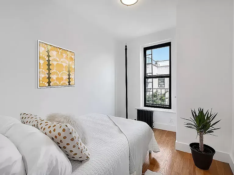 441 1st St #2L — Photo 4
