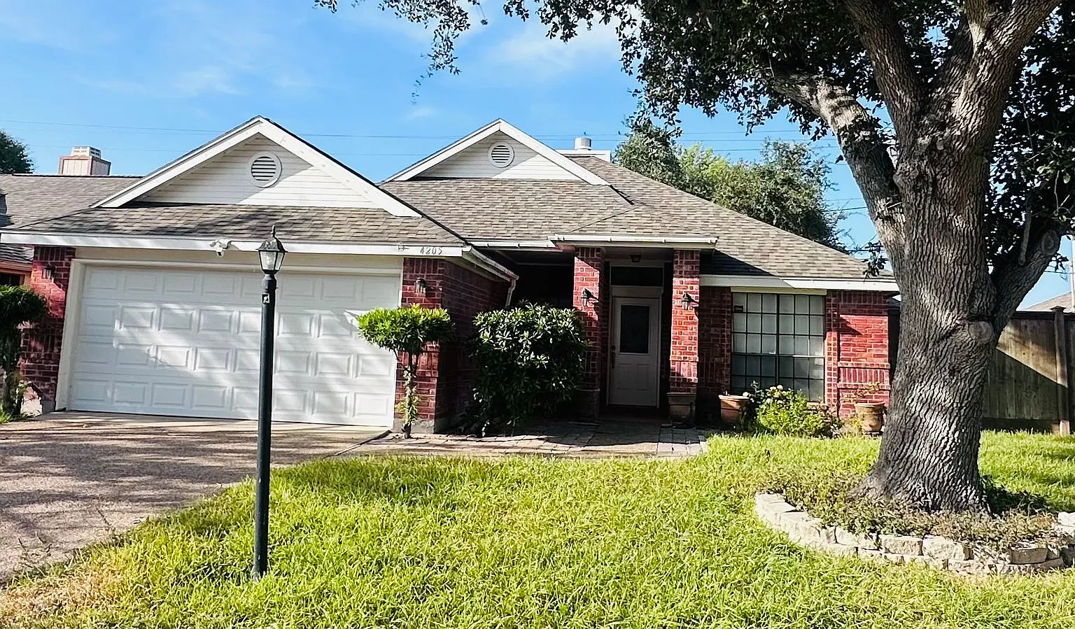 3 bedroom house for rent on Corpus Christi Southside — Photo 1