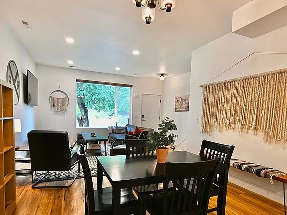 2nd image of 829 S Main St #1