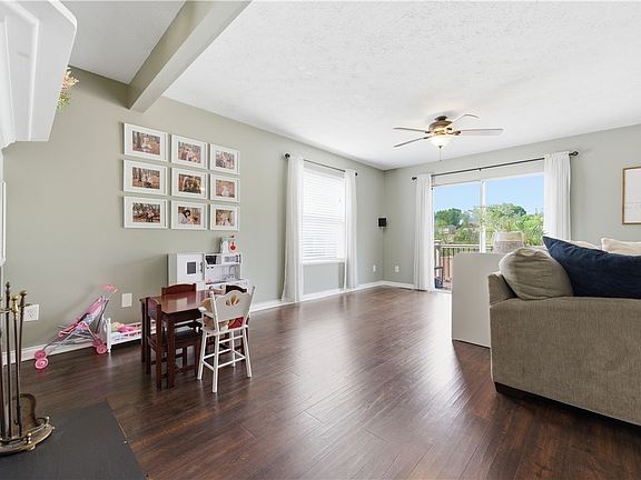 4th image of 137 Old Village Ln