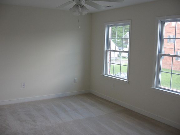 3rd image of 1608 Lakeview Ave