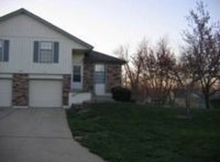 504B SE 3rd Ter, Lees Summit, MO 64063