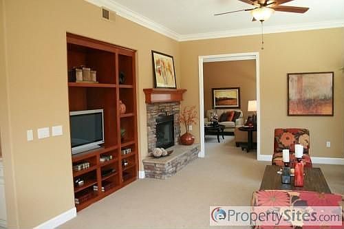 4th image of 4033 Morningview Way