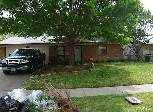 2nd image of 302 White Oak Dr