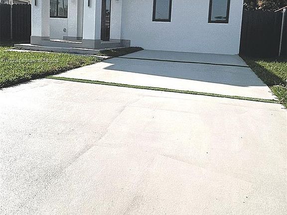 3rd image of 248 NW 59th Ave