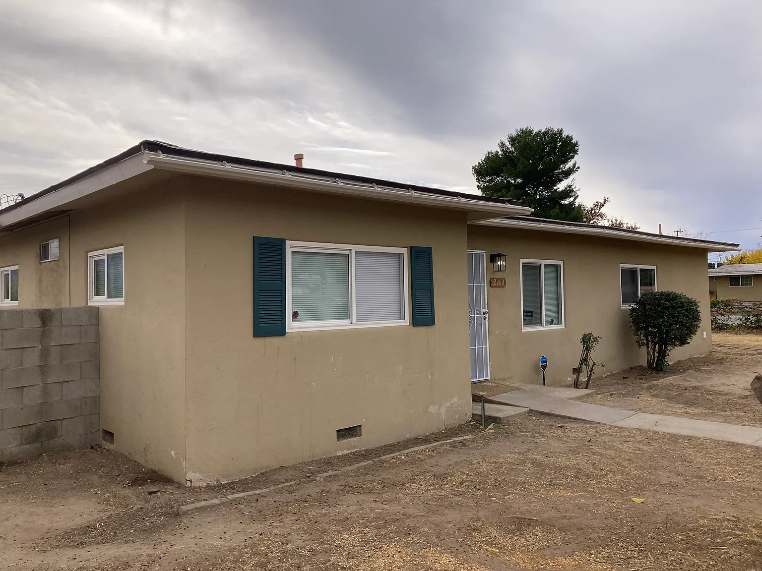 2960 W George St — Photo 1