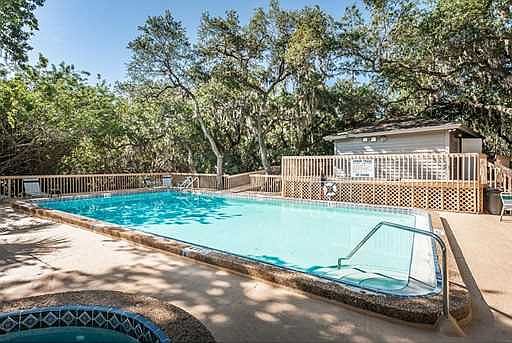 3rd image of 2039 Arbor Dr