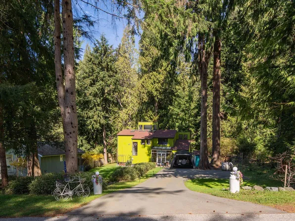 1540 Tunstall Blvd, Bowen Island, BC V0N 1G2