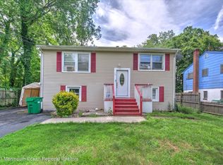107 W 5th St, Howell, NJ 07731