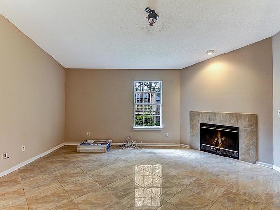 3rd image of 84089 Saint Paul Blvd