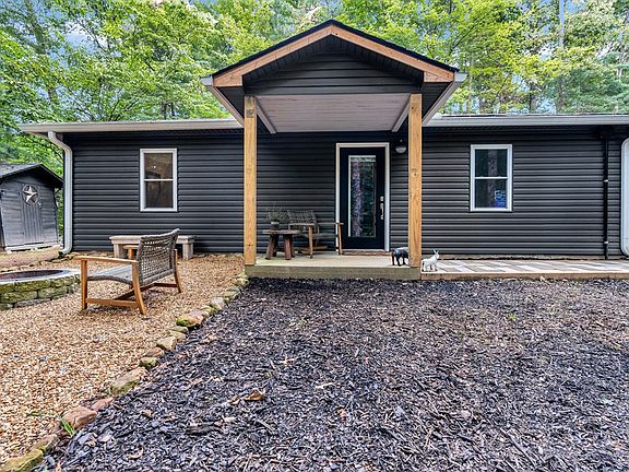 3rd image of 728 Pleasant Gap Rd