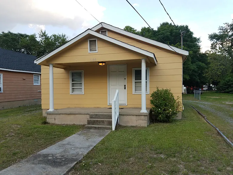 FRONT OF 1105