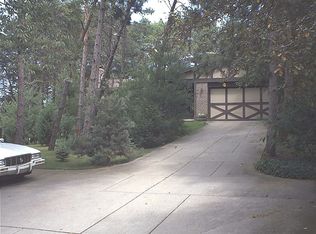 10841 Reynard Rd, Brighton, MI 48114