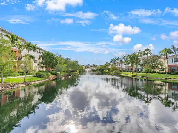 621 SW 2nd Drive #621, Pompano Beach, FL 33060