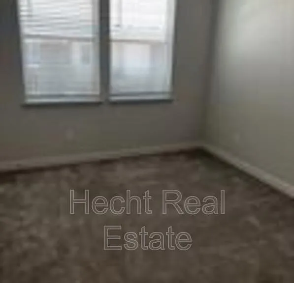 605 W South St #111 — Photo 6