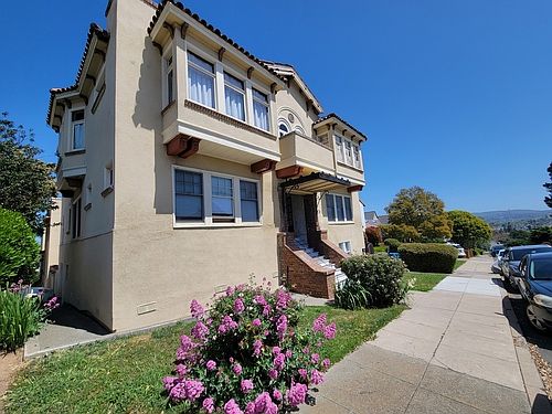 3rd image of 802 Capitol St