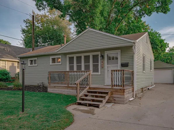406 34th St, Sioux City, IA 51104