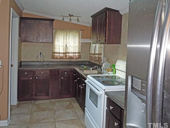 5th image of 2821 Tarheel Ln