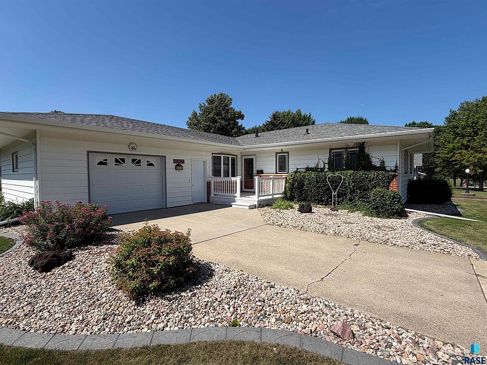 1st image of 505 Central Ln
