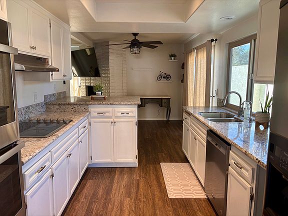 5th image of 5455 Villas Dr