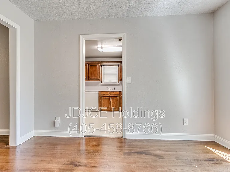 122 W Marshall Dr — Photo 7