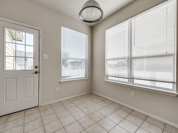 5th image of 10337 Waterbury Dr