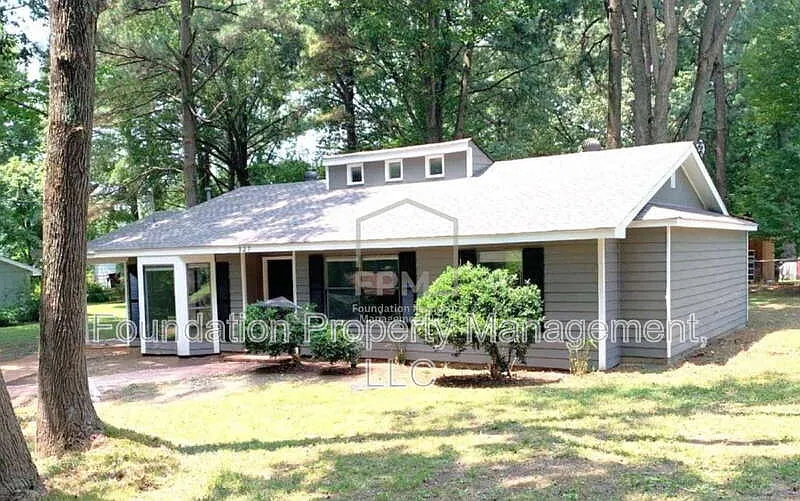 3 bed, 2.0 bath, 1510 sqft, $1,695 — Photo 1