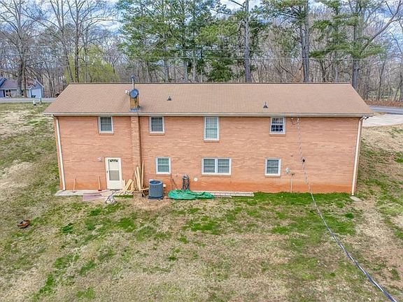 5th image of 894 Marvin Land Ln