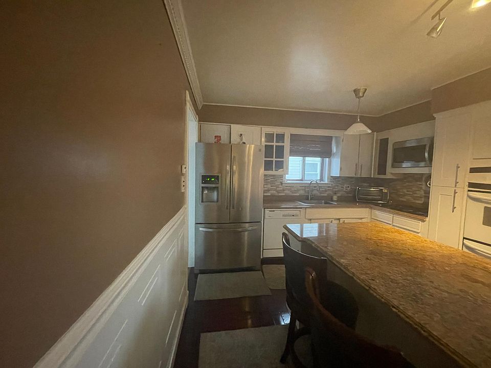 2nd image of 30 Amador St