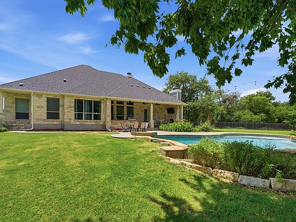 3rd image of 8 Freedom Ct